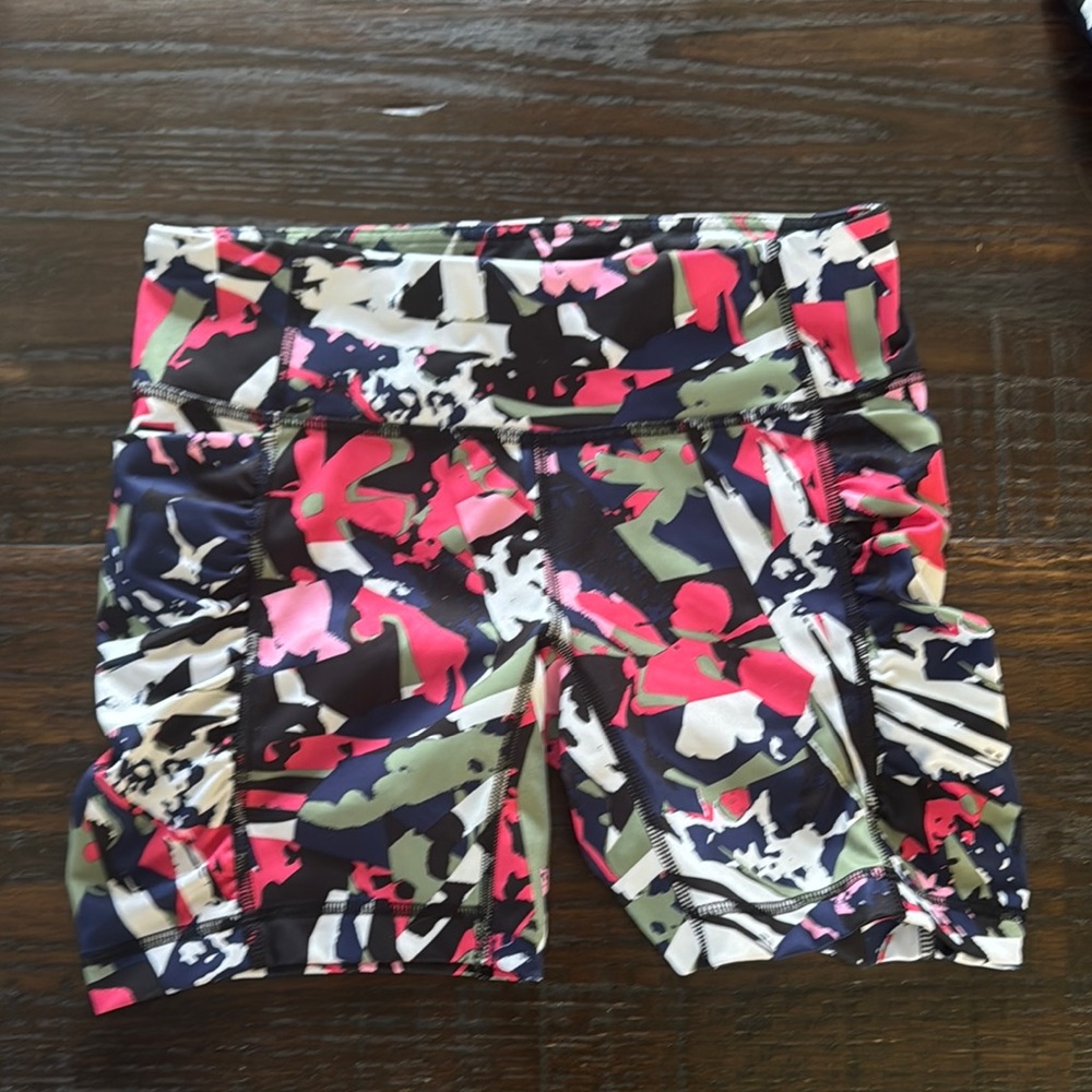 Lulu Lemon Multicolor Patterned biking shorts and tank